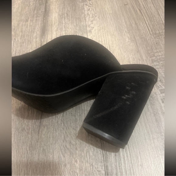 Black Open Toe Mule Shoes | 7 - Picture 4 of 6